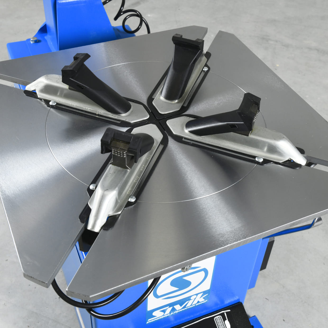 большой стол на 24 дюйма